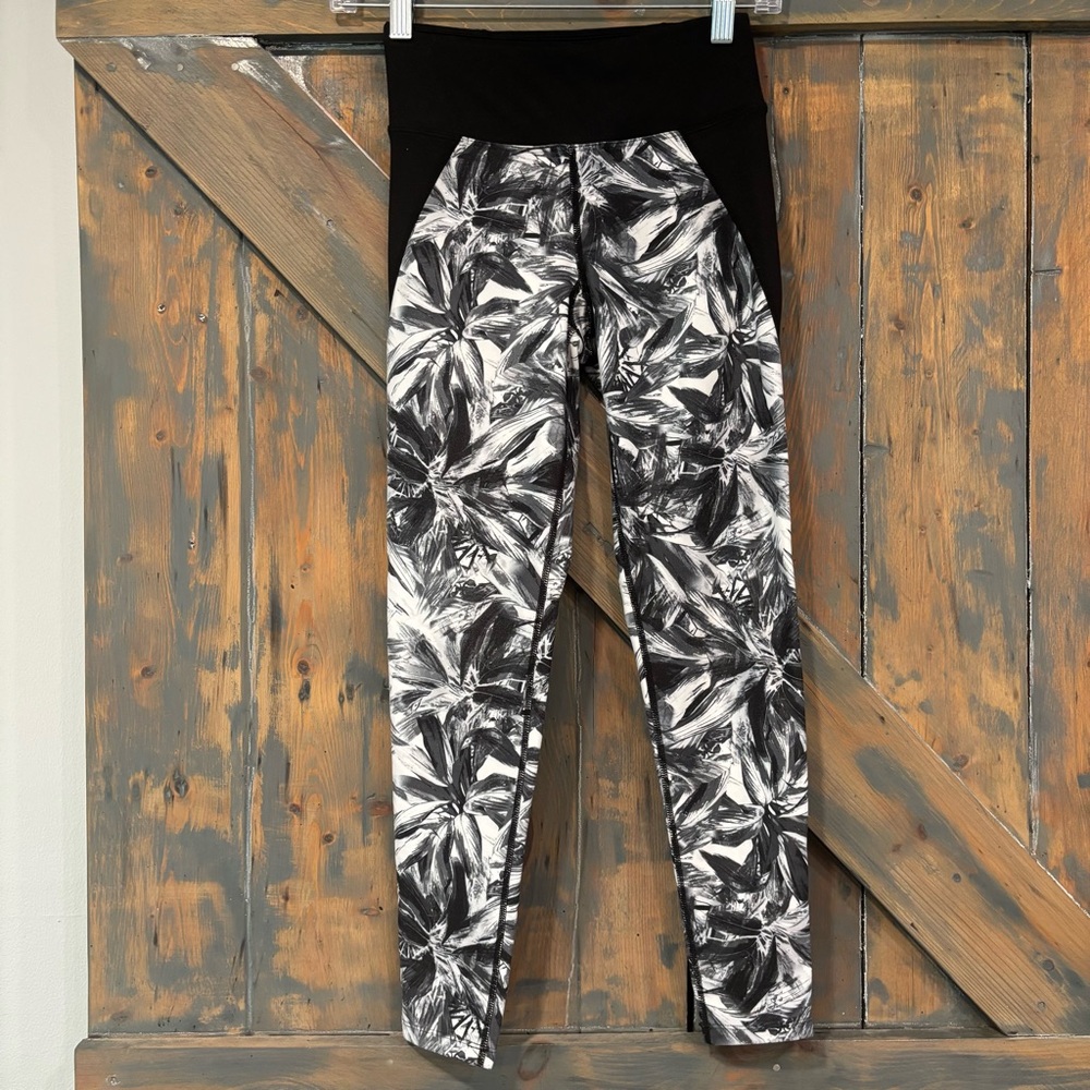 Betsey Johnson women’s active pants leggings size XS EUC